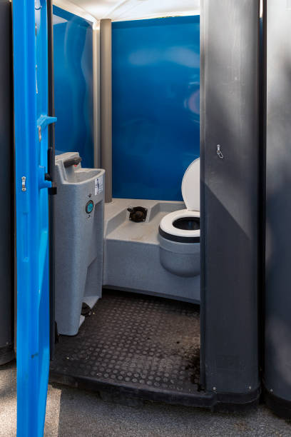 Porta potty rental for outdoor events in Country Club Hills, MO