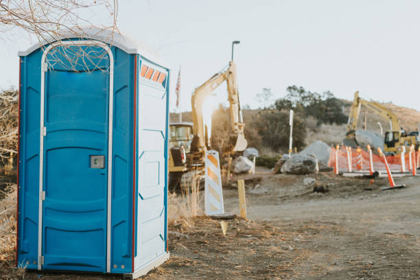 Best Porta potty delivery and setup  in Country Club Hills, MO