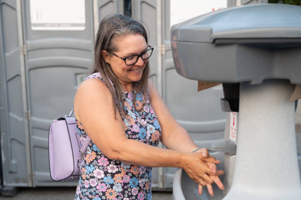 Best Affordable portable toilet rental  in Country Club Hills, MO